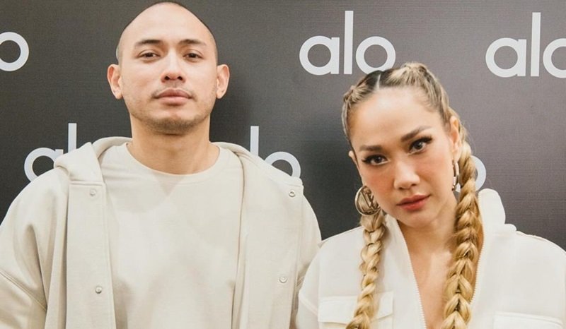 Tiko Aryawardhana dan BCL holopis.com