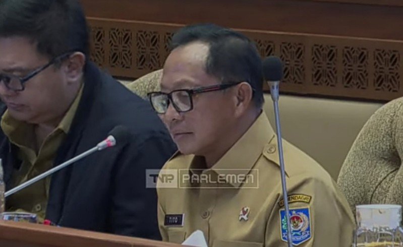 Tito Karnavian di DPR