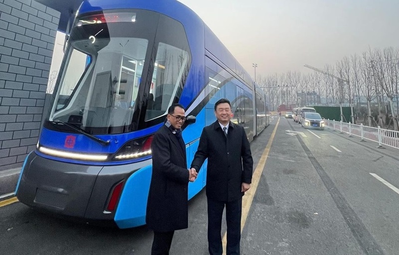 Budi Karya di China