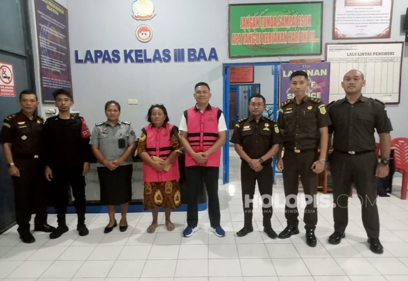 Penahanan Kadis PMD Kabupaten Rote Ndao - Dance HOLOPISCOM