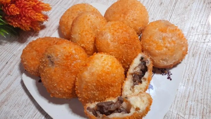 Roti Isi Daging