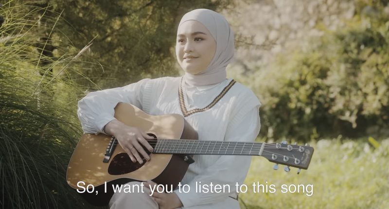 video klip salma salsabil yang berjudul rumah