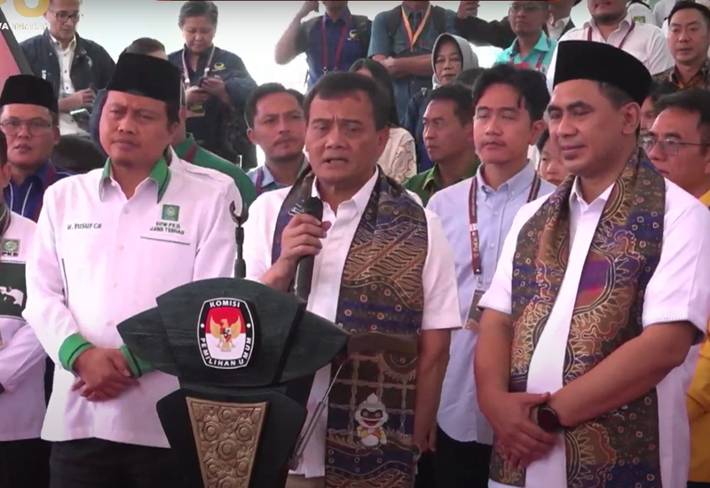 Luthfi dan Taj Yasin Luthfi dan Taj Yasin