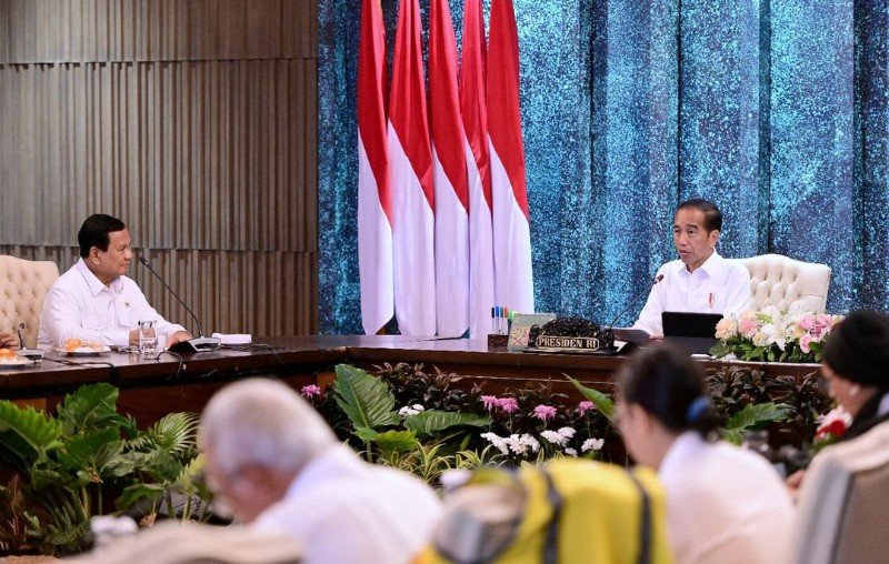 Prabowo Subianto di sidang kabinet 2