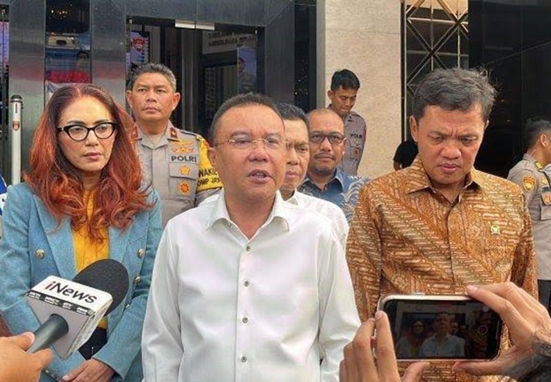 Sufmi Dasco Ahmad Datangi Polda Metro Jaya Sufmi Dasco Ahmad Datangi Polda Metro Jaya