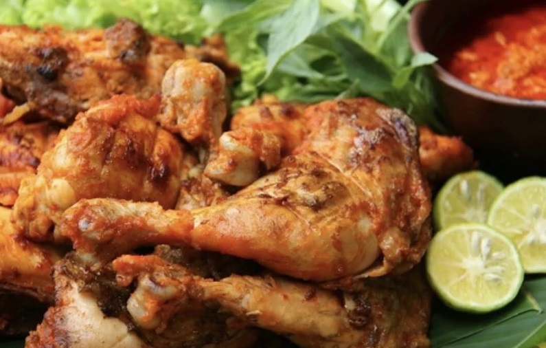 Ayam goreng bumbu kuning