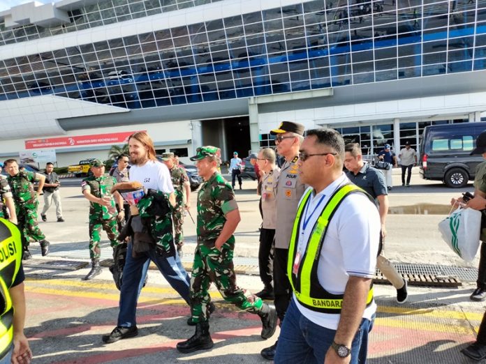 Evakuasi Philip Mark Mehrtens dari Papua ke Jakarta