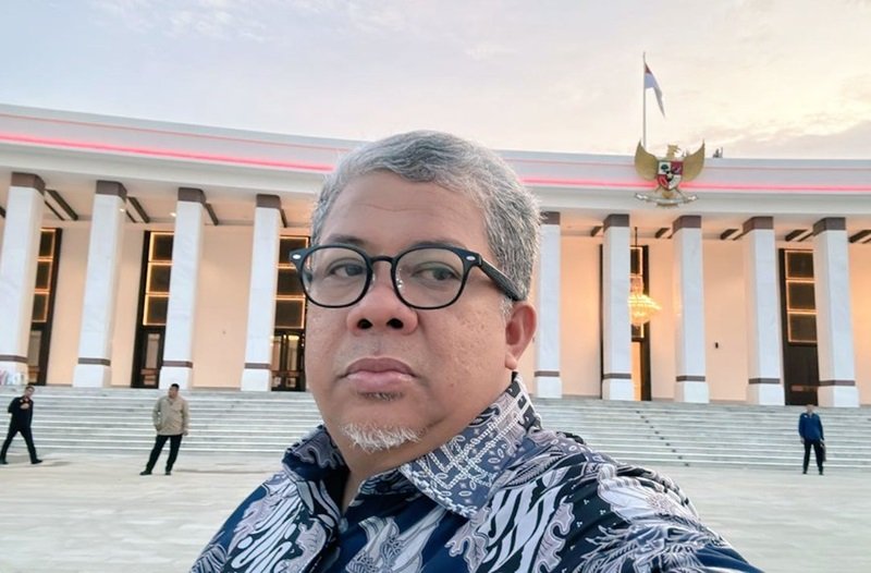 Fahri Hamzah di depan Istana Negara IKN Nusantara