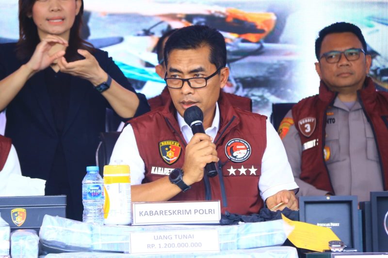 Kabareskrim Polri Komjen Wahyu Widada Kabareskrim Polri Komjen Wahyu Widada