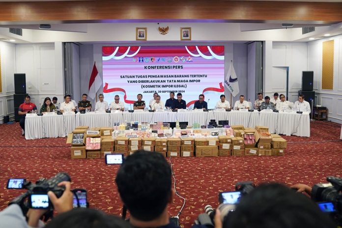 Konferensi Pers Penindakan Peredaran Kosmetik Ilegal oleh Kementerian Perdagangan RI