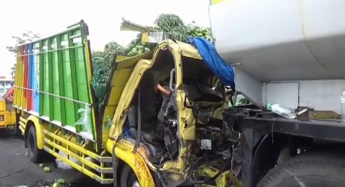 Lakalantas di ruas tol Magetan Jawa Timur