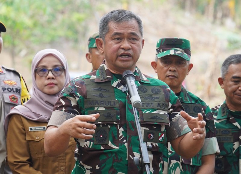 Maruli Simanjuntak Maruli Simanjuntak