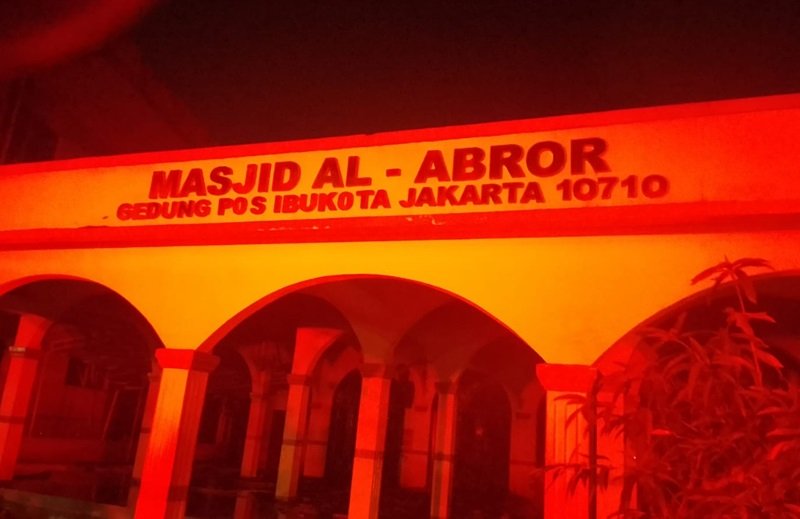 Masjid AL Abror Samping Pos Bloc di Sawah Besar yang Kebakaran