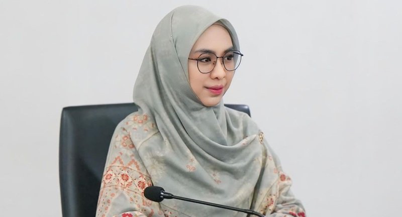 Oki Setiana Dewi