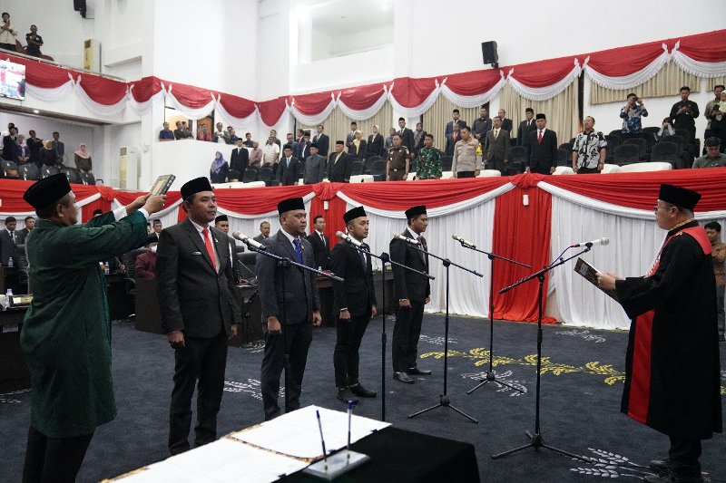 Pelantikan Pimpinan DPRD Karawang