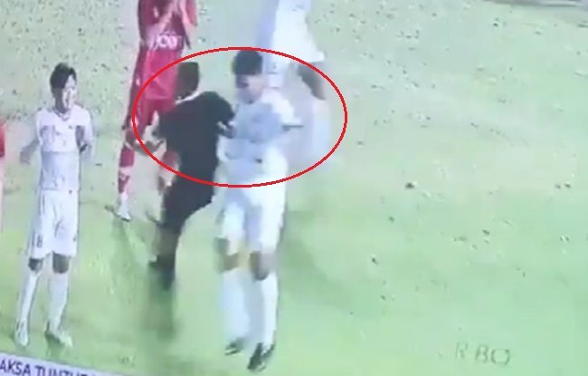 Pemain pukul wasit di PON XXI Aceh-Sumut 2024