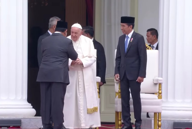 Prabowo Subianto diperkenalkan ke Paus Fransiskus