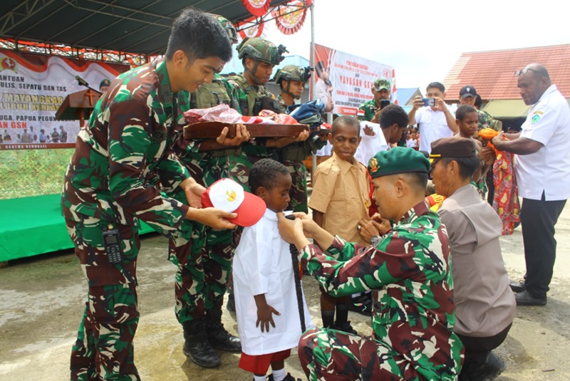 TNI salurkan bantuan Menhan Prabowo