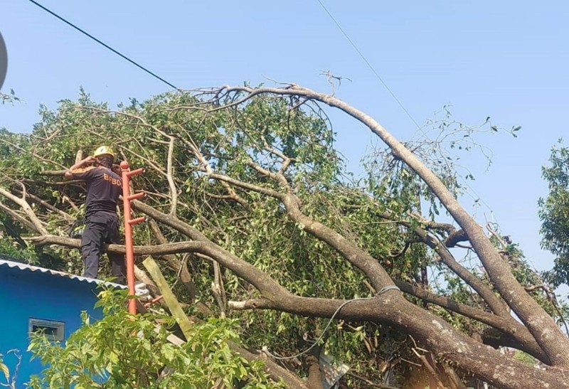 kerusakan akibat angin kencang di Magetan
