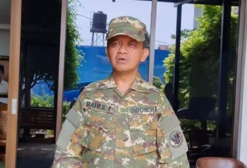 Bahlil Pakai Baju Loreng