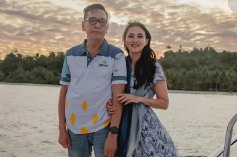 Benny Laos bersama istri Sherly