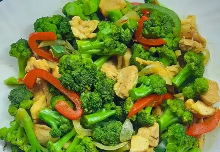 Brokoli Ayam Tumis Saus Tiram