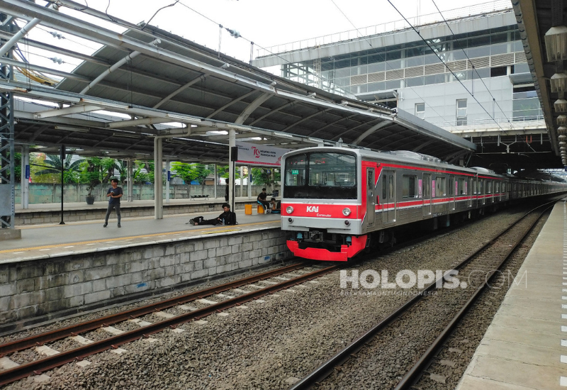 Commuter Line milik PT KAI - HOLOPIS