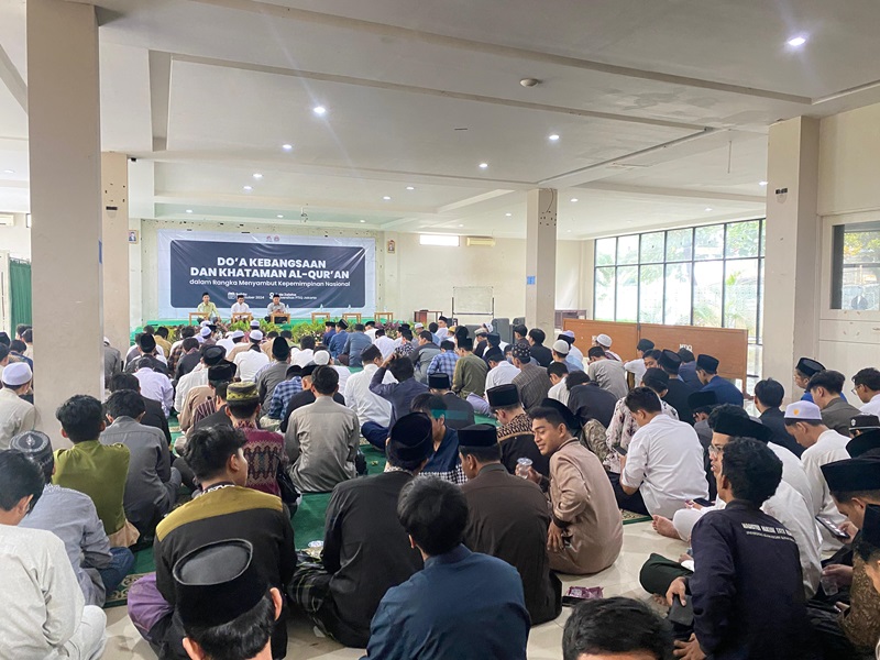 Dzikir dan Doa Bersama Jelang Pelantikan Prabowo Presiden di PTIQ Jakarta - HOLOPIS