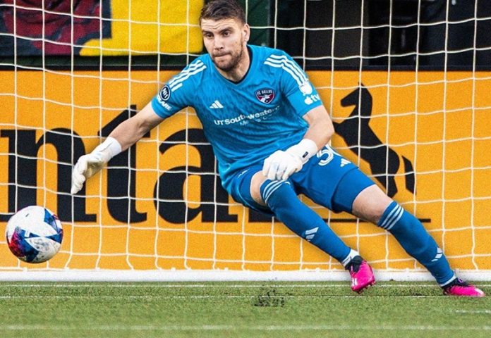 Maarten Paes Dianugerahi Save of The Year di MLS