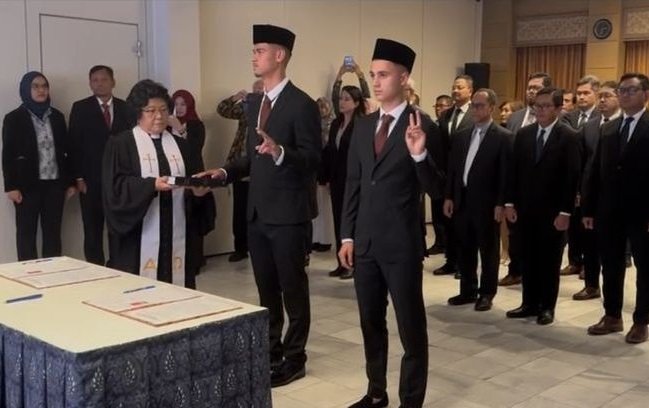 Mees Hilgers dan Eialno Reijnders sah jadi WNI