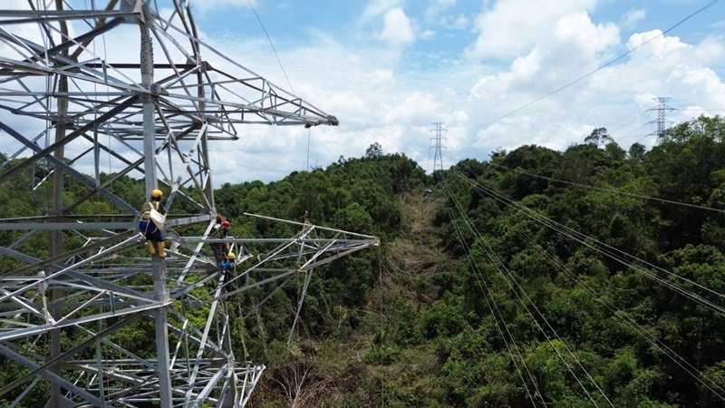PLN UIP KLT Sukses Rampungkan Penyambungan KTT PT MMP Tepat Waktu