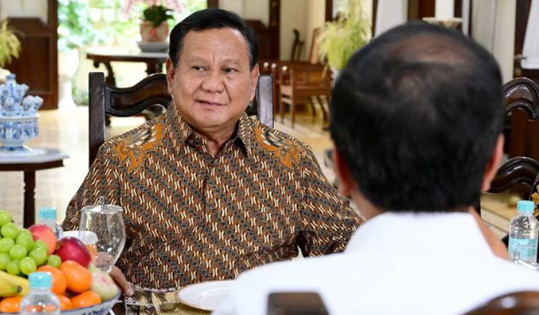 Prabowo Berkunjung ke Rumah Jokowi (9)