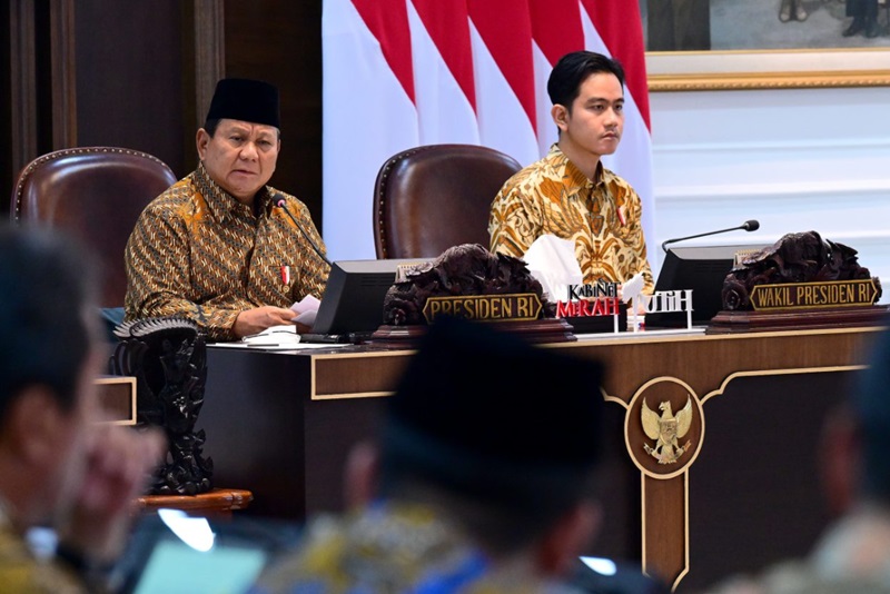 Prabowo Gibran di rapat kabinet 2
