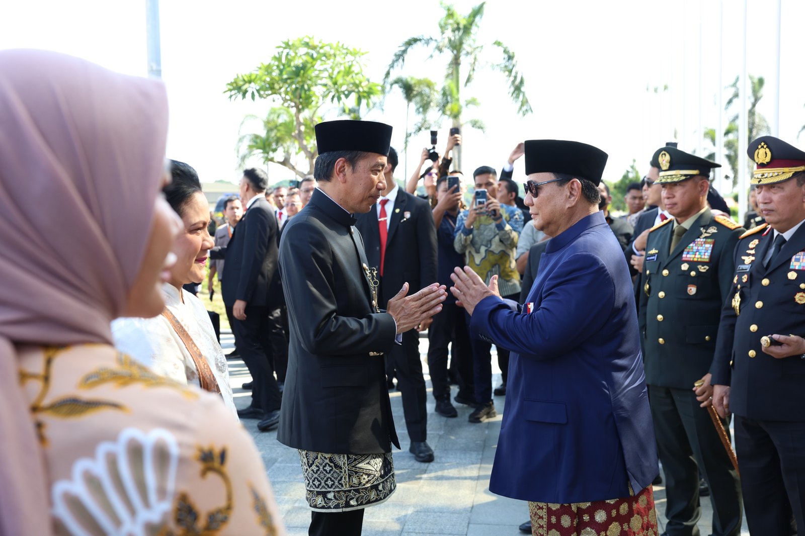 Prabowo antar Jokowi (3)