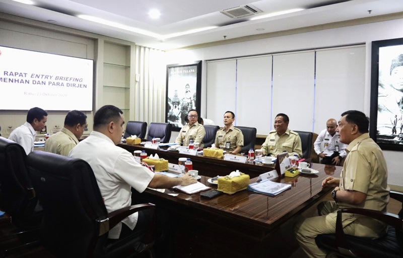 Sjafrie memimpin rapat