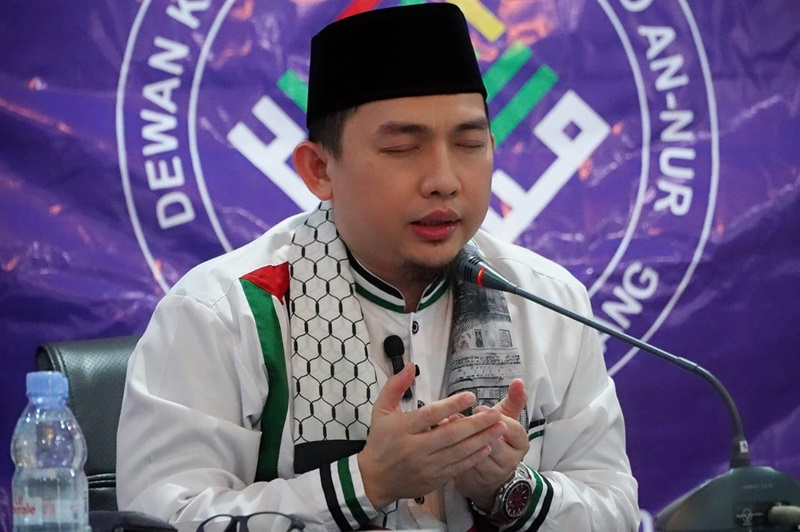 Ustadz Hilmi Firdausi