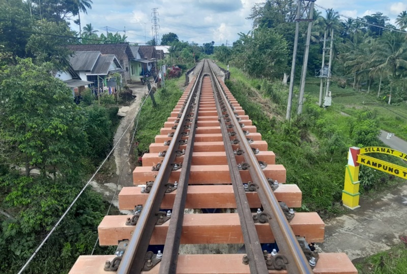 bantalan lintasan kereta
