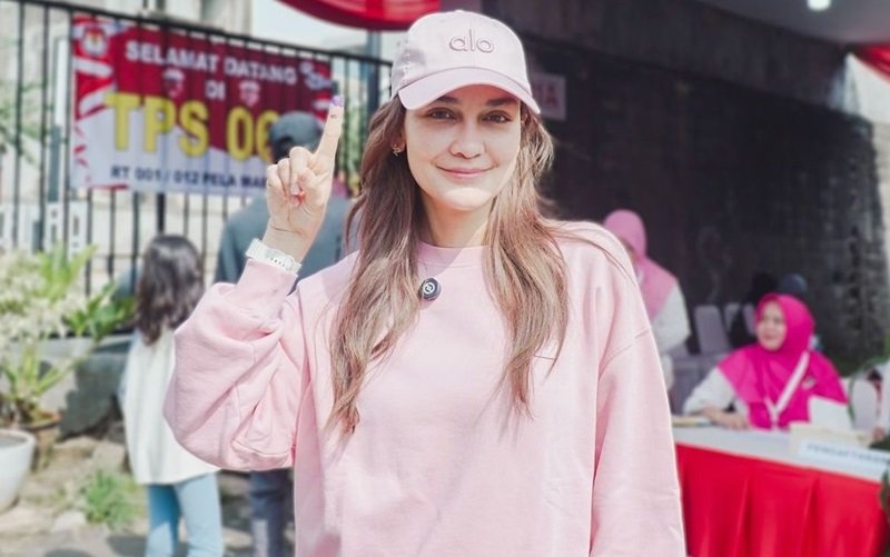 Luna Maya nyoblos Luna Maya nyoblos