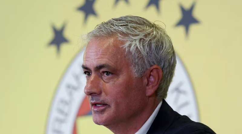 Pelatih Jose Mourinho