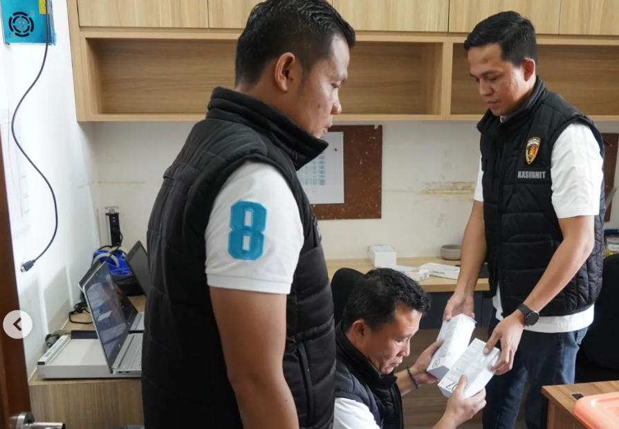 Polres Jakarta Barat Bongkar Sarang Judi Online (4)