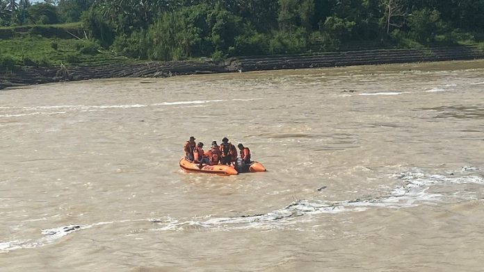 Tim SAR Masih Mencari Jasad Pemuda di Sungai Pinrang