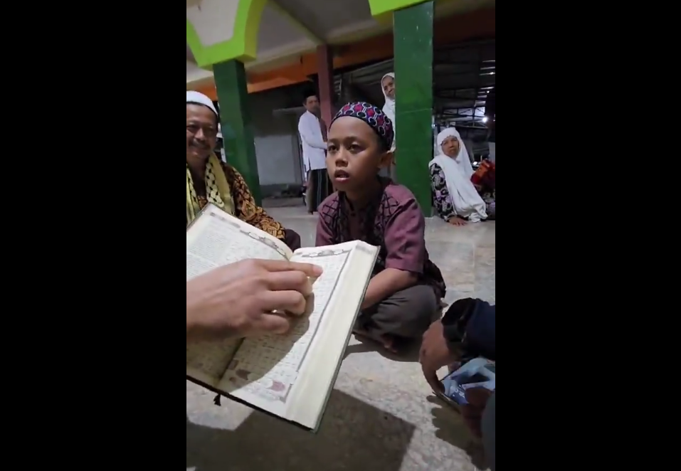 Anak Yatim Hafal 30 Jus