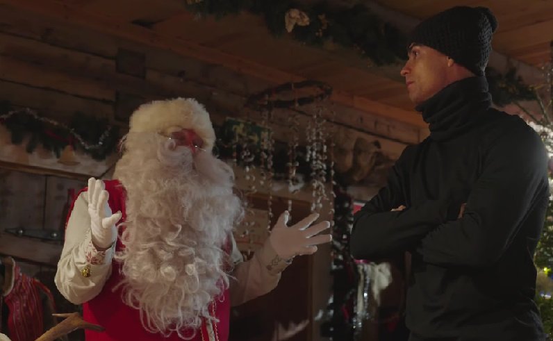 Cristiano Ronaldo bertemu Santa Claus
