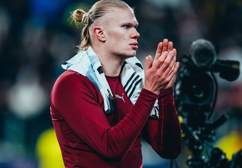 Erling Haaland bersama Manchester City