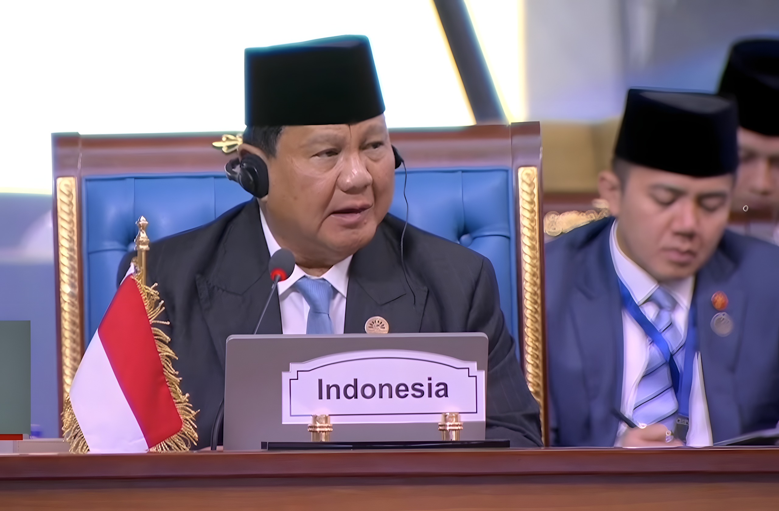 Prabowo di KTT D8 2