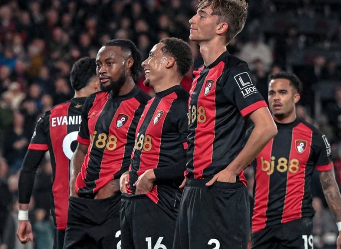 Skuad Bournemouth selebrasi gol lawan Tottenham