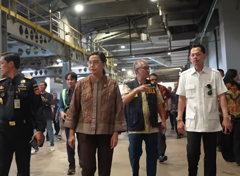 Sri Mulyani Sidak Bea Cukai Soetta