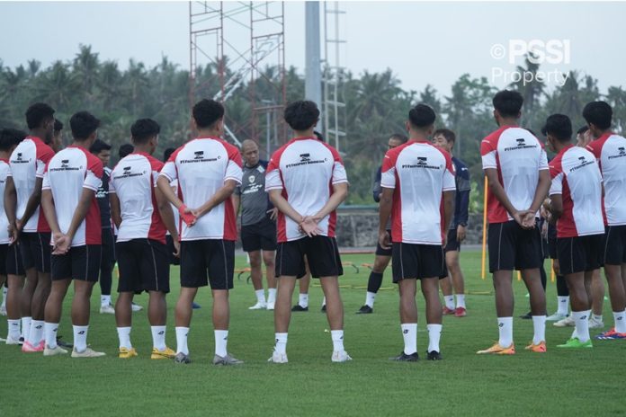 Timnas Indonesia saat latihan jelang Piala AFF 2024