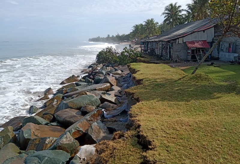 Abrasi di Kabupaten Pesisir Selatan