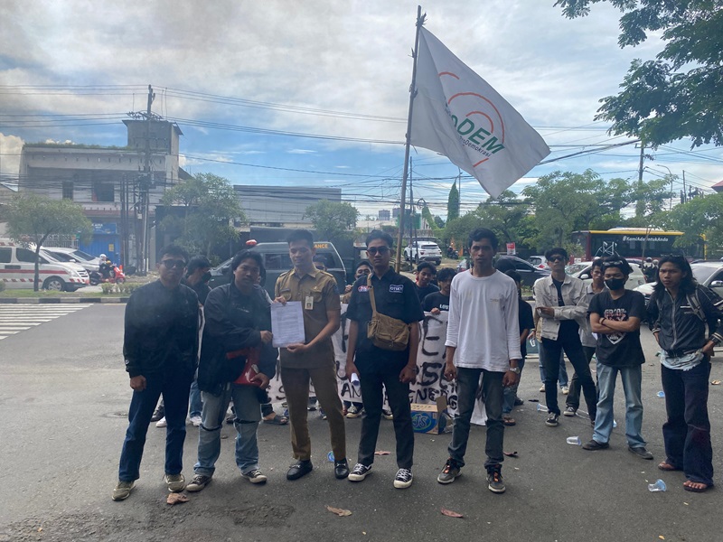 Aksi ProDem Sulsel di DPRD Sulawesi Selatan